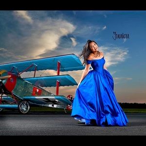 Tarik Ediz Fab Prom dress size 2 Royal, princess!